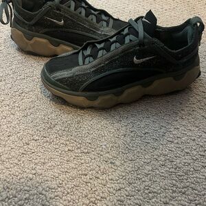Nike Dark Green and Black knit Athletic Shoes